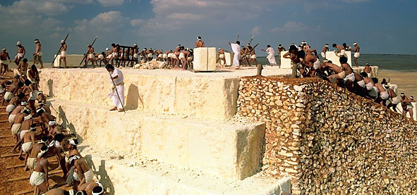 Cách người Ai Cập cổ đại vận chuyển đá để xây dựng Kim tự tháp.