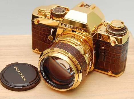 Các đồ vật dát vàng luôn thể hiện sự giàu có và có vẻ đẹp lộng lẫy.