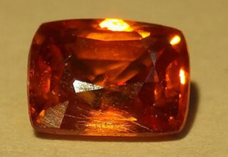 Mẫu vật duy nhất của khoáng chất hiếm nhất Trái đất