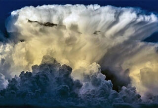 Người đàn ông mắc kẹt trong đám mây suốt 40 phút