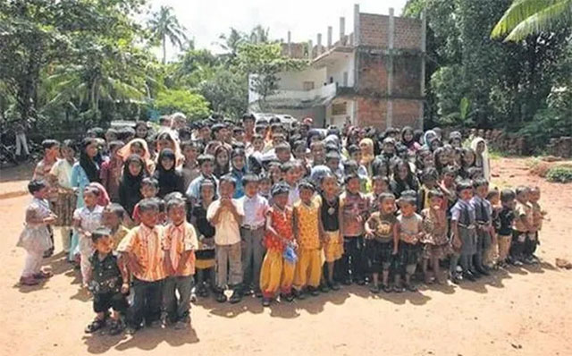 Trung bình, ở mỗi lứa tuổi có 2 cặp sinh đôi.