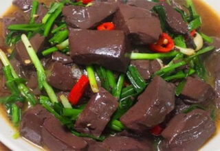 Tiết lợn giúp trẻ lâu, giảm béo, chống cả ung thư nhưng lại "đại kỵ" với những người sau