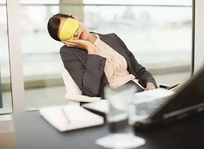 ngu-trua-1 Ngủ ngắn có thể giúp cơ mi của nhãn cầu được nghỉ ngơi
