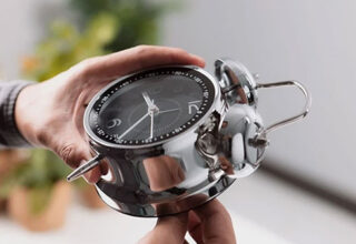 Ngày bắt đầu và kết thúc ở đâu trên Trái đất?