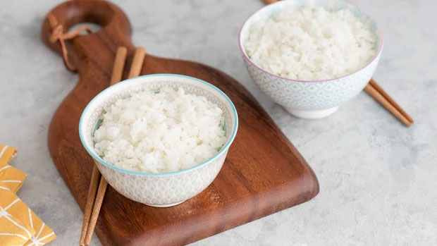 com Làm cơm tơi xốp