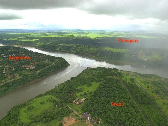Đường biên giới giữa Argentina - Paraguay - Brazil Đường biên giới giữa Argentina - Paraguay - Brazil