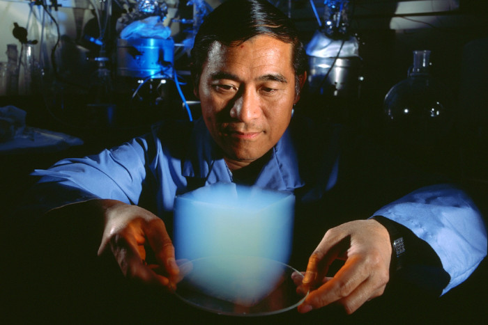 Graphene aerogel là loại vật liệu nhẹ nhất thế thế giới.