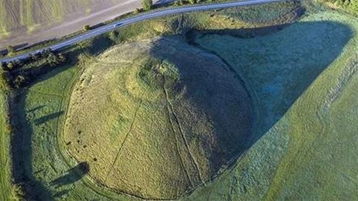 Silbury Hill không đơn giản chỉ là gò đất được đồn thổi có ma
