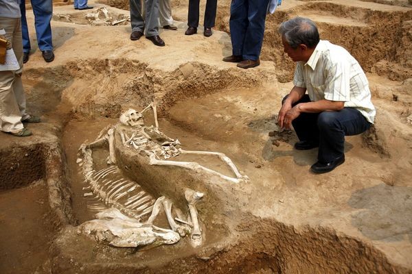 7 nghi lễ hiến tế người sống rùng rợn rất thế giới